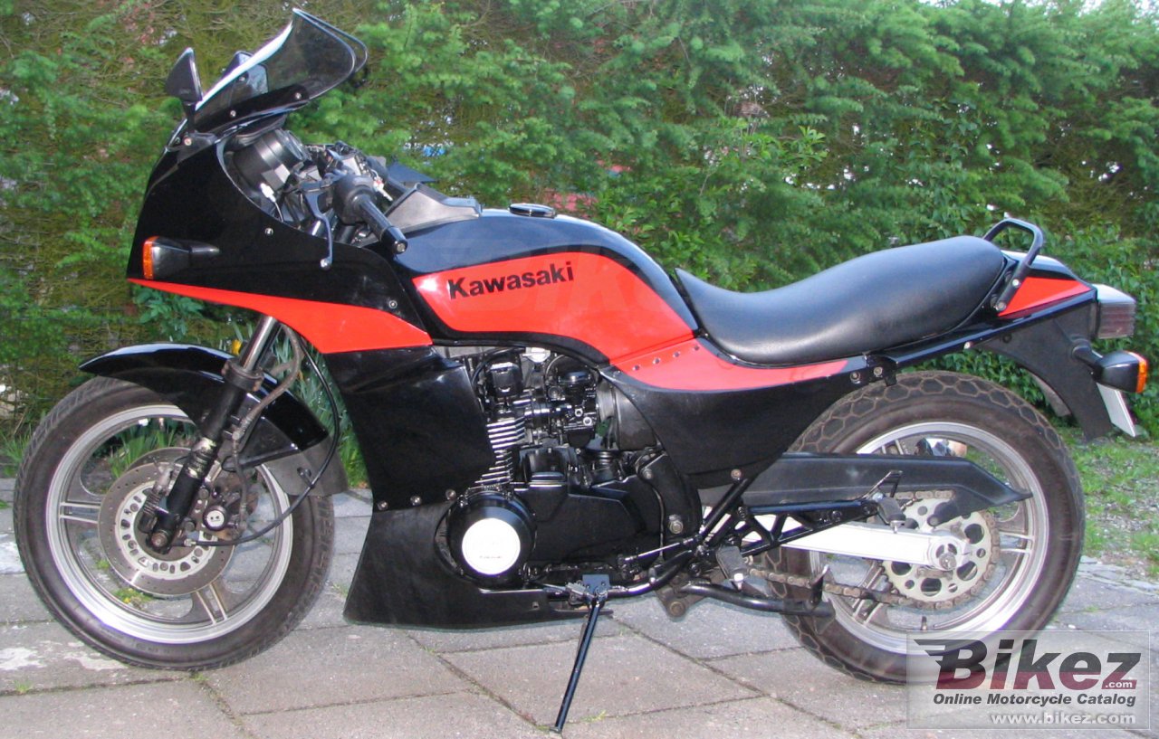 Big Henrik Pharsen gpz 750 picture and wallpaper from Bikez.com